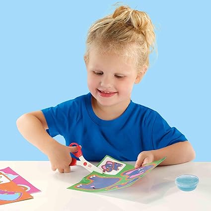 Učim se rezati in lepiti