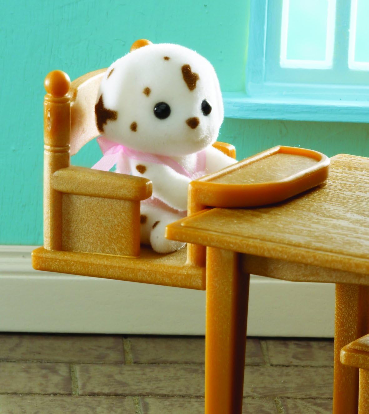 Sylvanian Families Miza in stolčki za družino