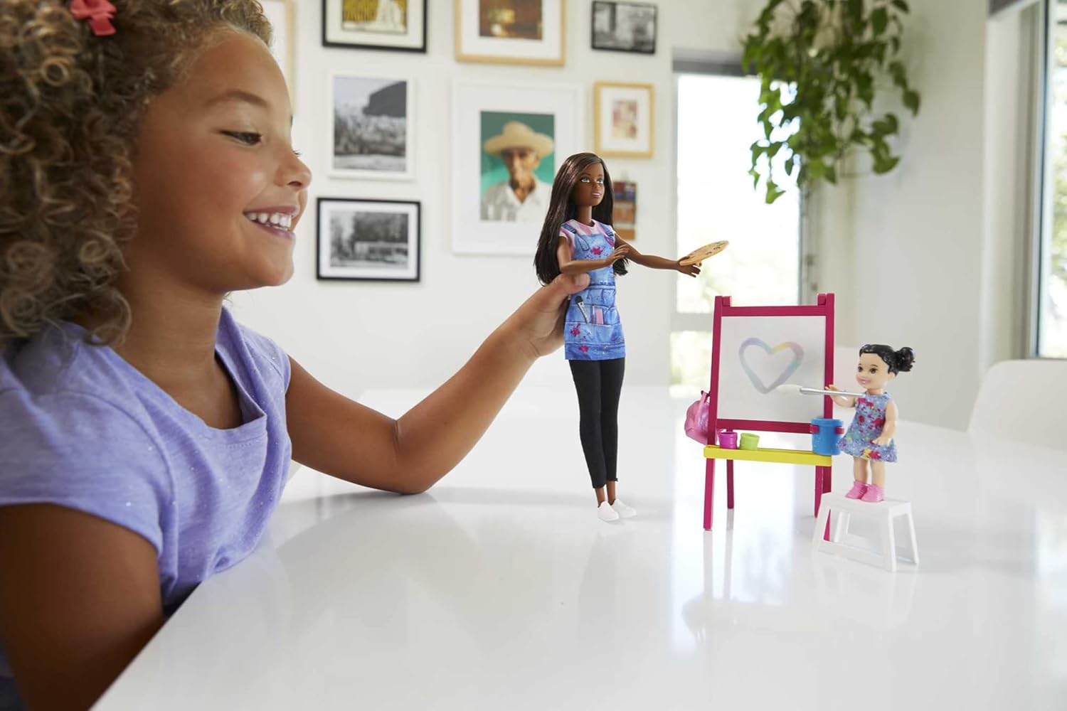 Mattel Barbie možeš biti bilo što - učiteljica likovnog (GJM30)